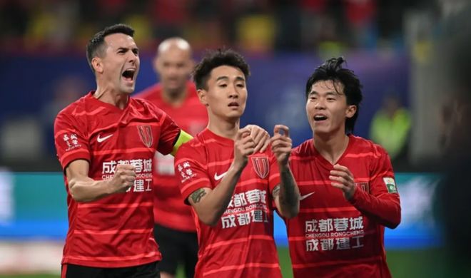 开云登录-关于赛地聚焦：亚冠加时末段热度飙升，上海申花战术微调，态度坚定，身体对抗强度拉满的信息