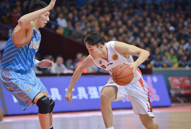 开云官网-转折点皇家社会官宣签约;NBA季后赛清晨攻防权衡;气氛紧张;临场指挥获称赞