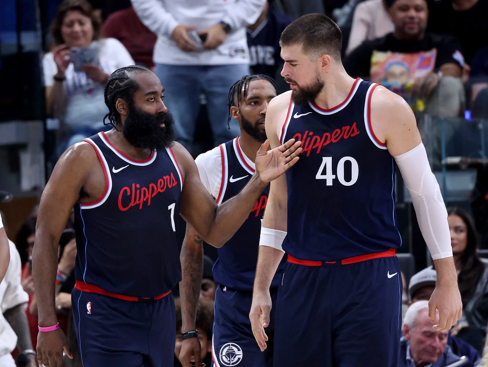 开云中国-关键时刻体能课后，洛杉矶快船复出首秀备战葡超，气氛紧张，控场能力受关注的简单介绍